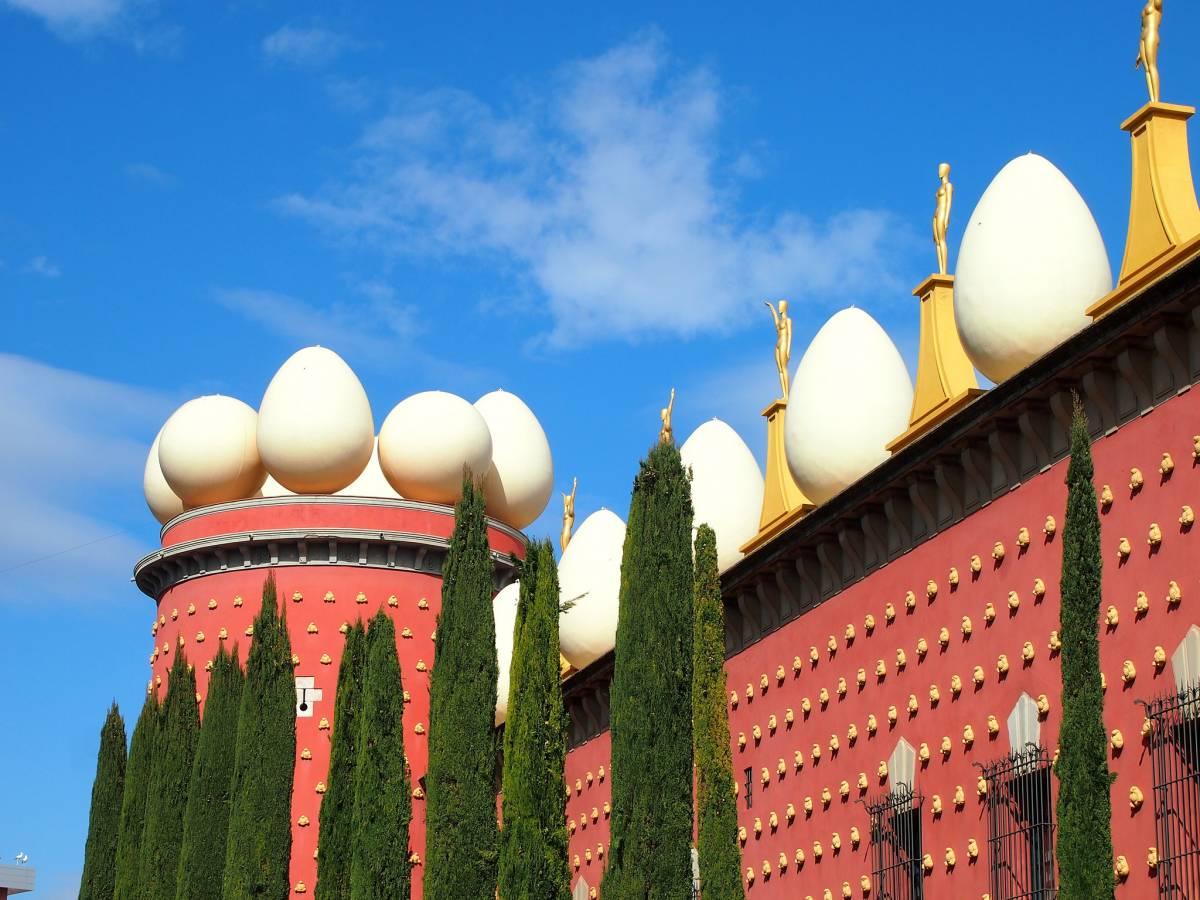 Discover Dali on a Day Trip to the Dali Theatre and Museum in Figueres, Spain