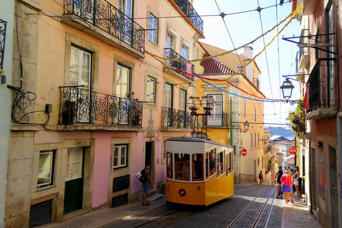 5 Things I Learned About Sustainable Tourism on a Lisbon Walking Tour with Context Travel