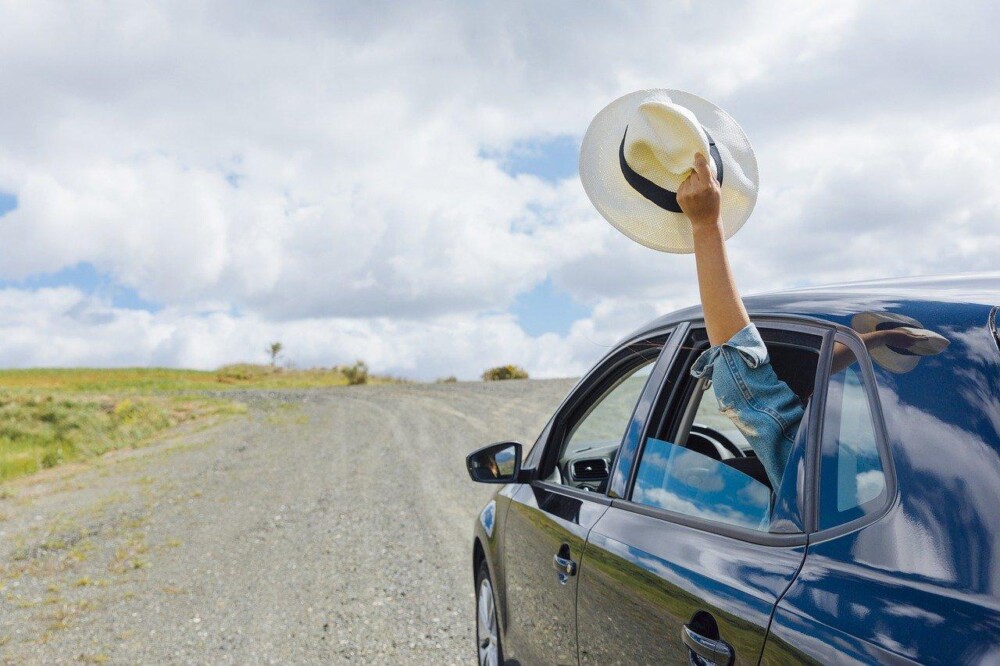 33 Best Road Trip Gift Ideas Travelers Will Actually Use